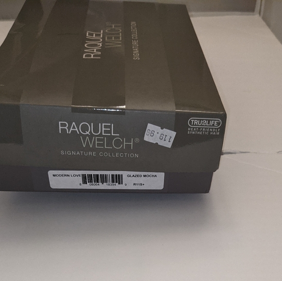 Raquel Welch - Modern Love Wig - Picture 13 of 13